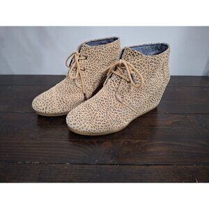 Toms Kala Desert Wedge Cheetah Suede Lace Up Bootie/Pre-owned, Sz. 7.5 EUC